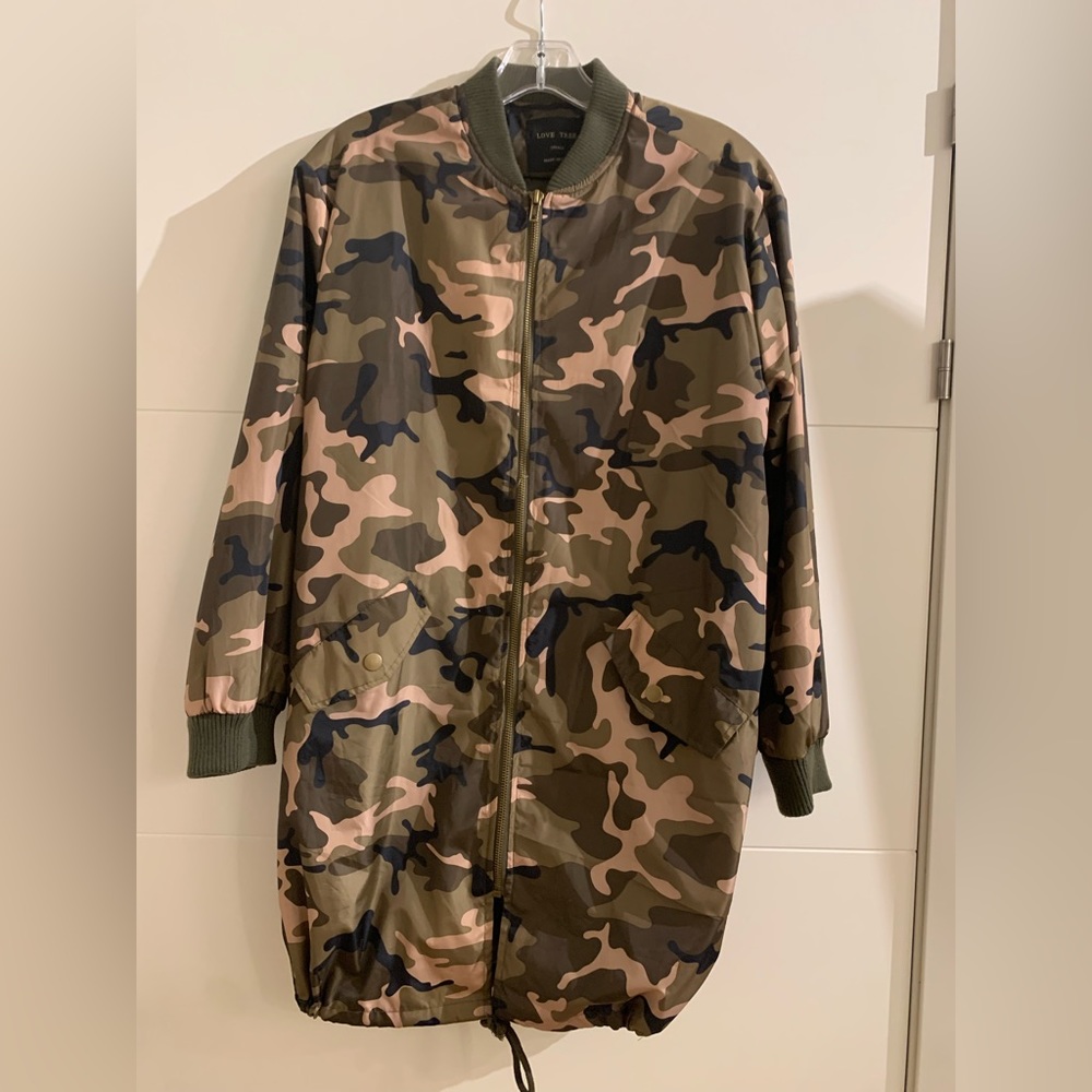 Unworn Love Tree Camo Lightweight Jacket 💚🖤 (Size small) amazing condition!